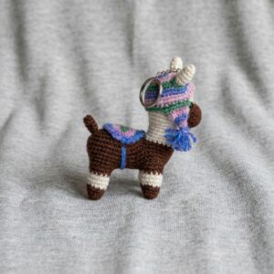 llavero alpaca (marrón con blanco)